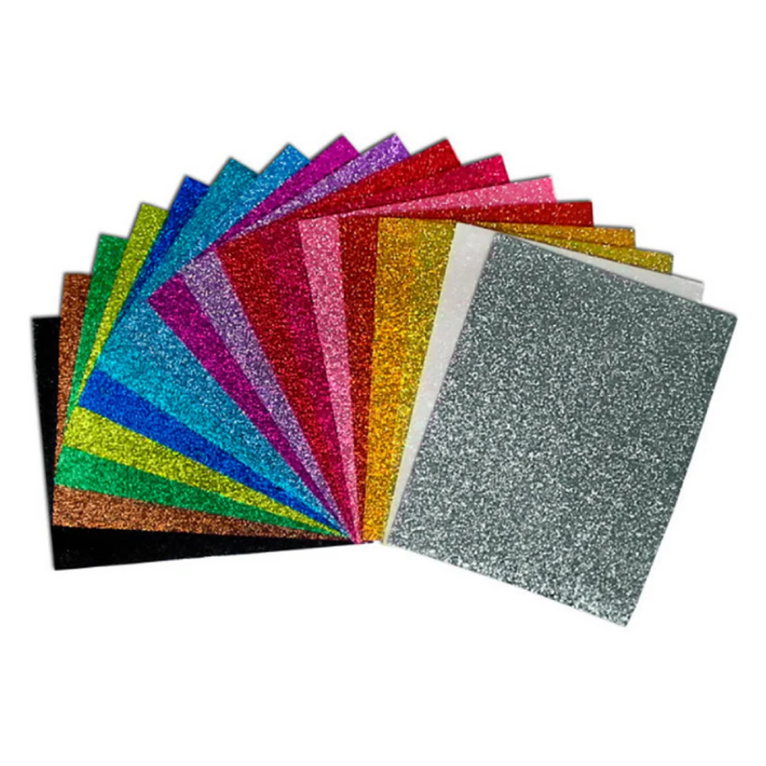 Nuestro Foamy Escarchado (Goma Eva) es el material ideal para quienes buscan añadir un toque de luz y textura a sus creaciones.